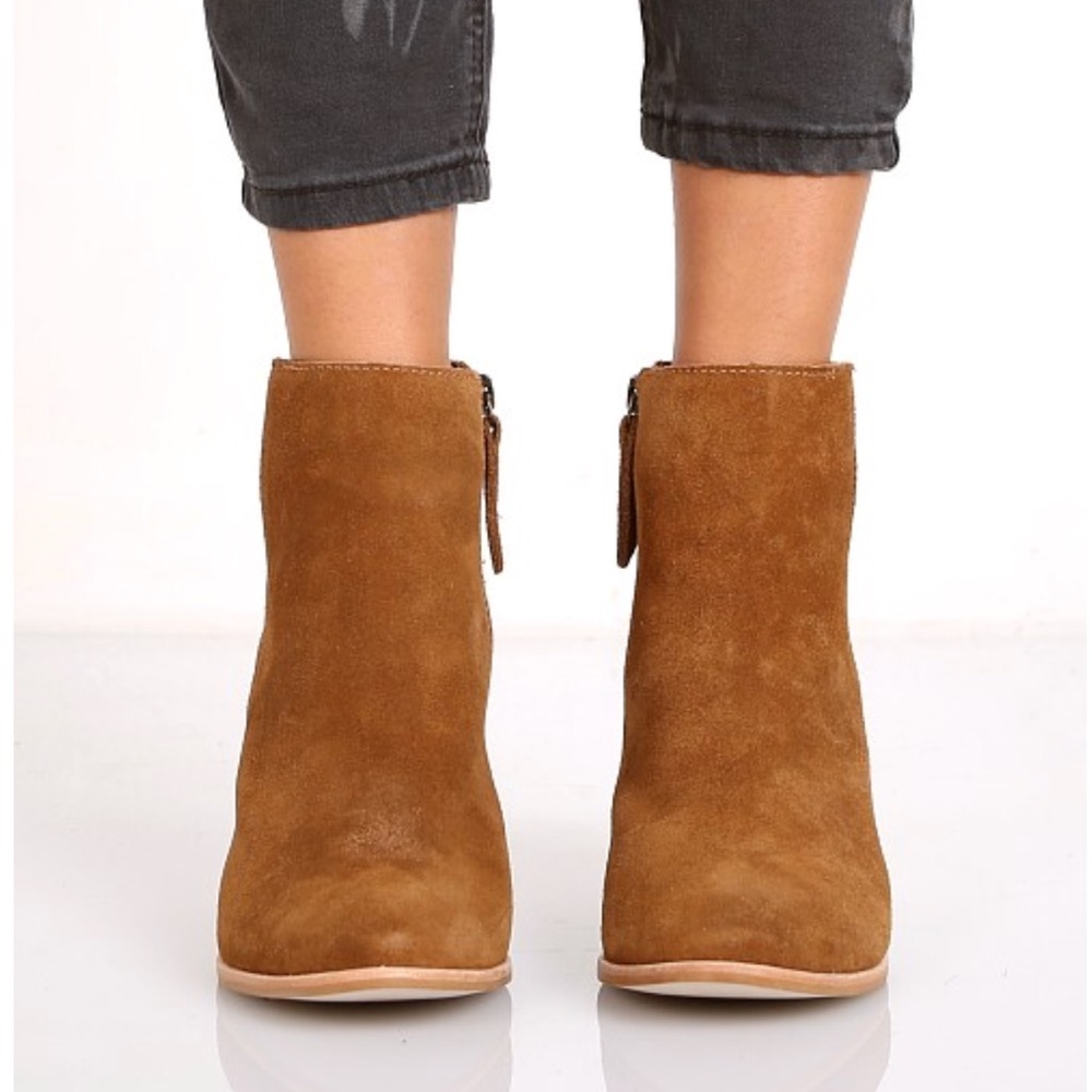 NIB Dream On Geometric Heeled Ankle Bootie - Picture 4 of 6